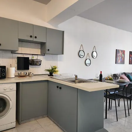 Kay's City & Seaview One Bedroom